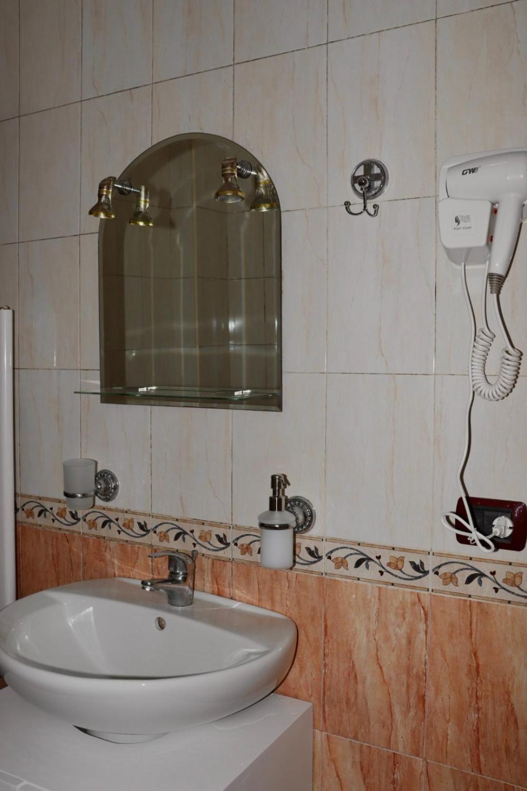 Grand Hotel Kruja Kültér fotó