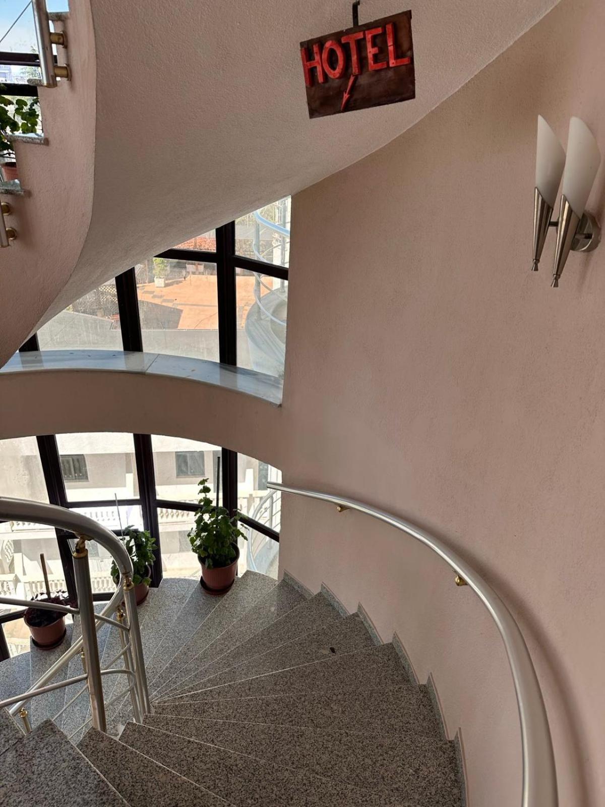 Grand Hotel Kruja Kültér fotó