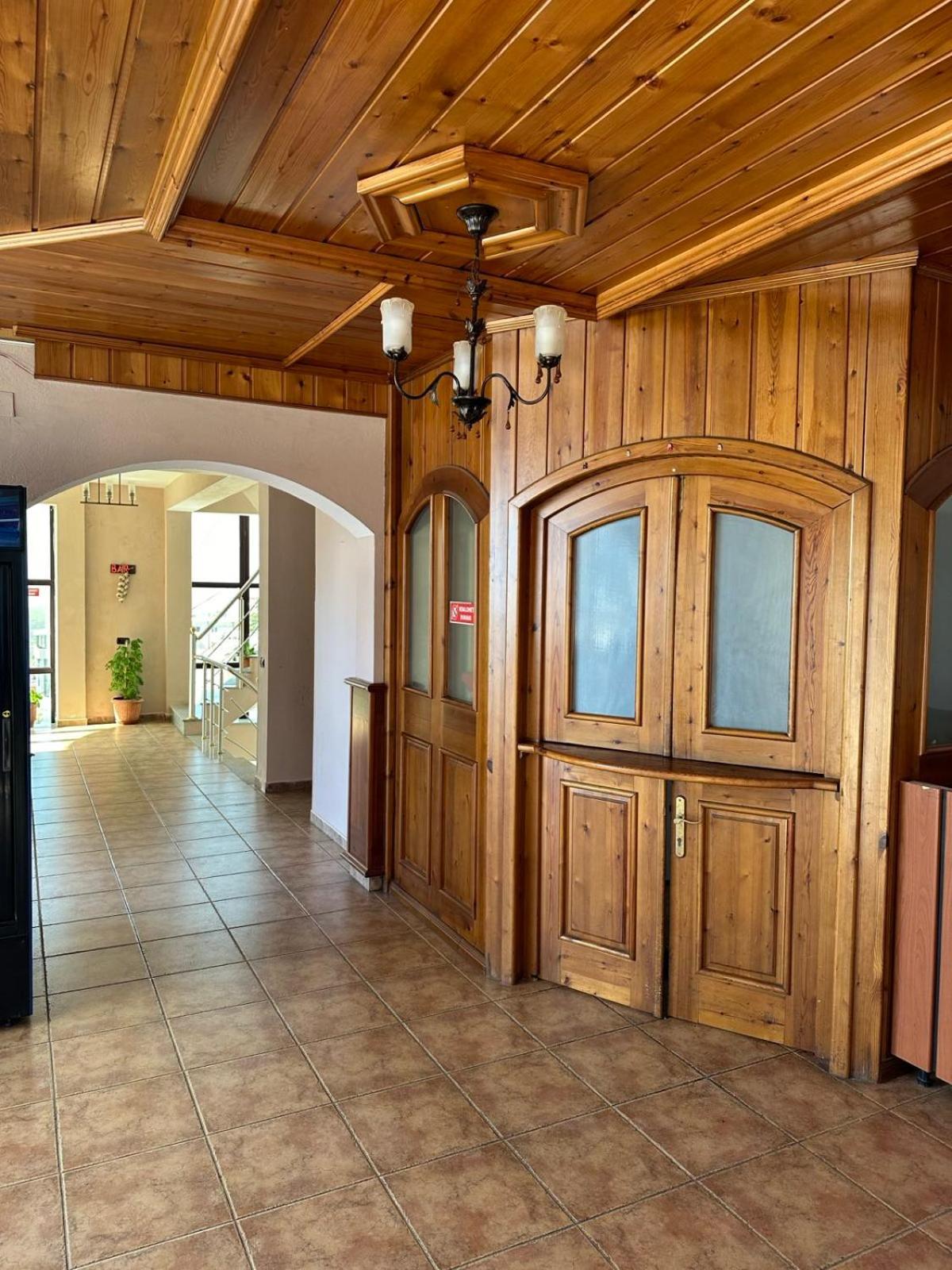 Grand Hotel Kruja Kültér fotó